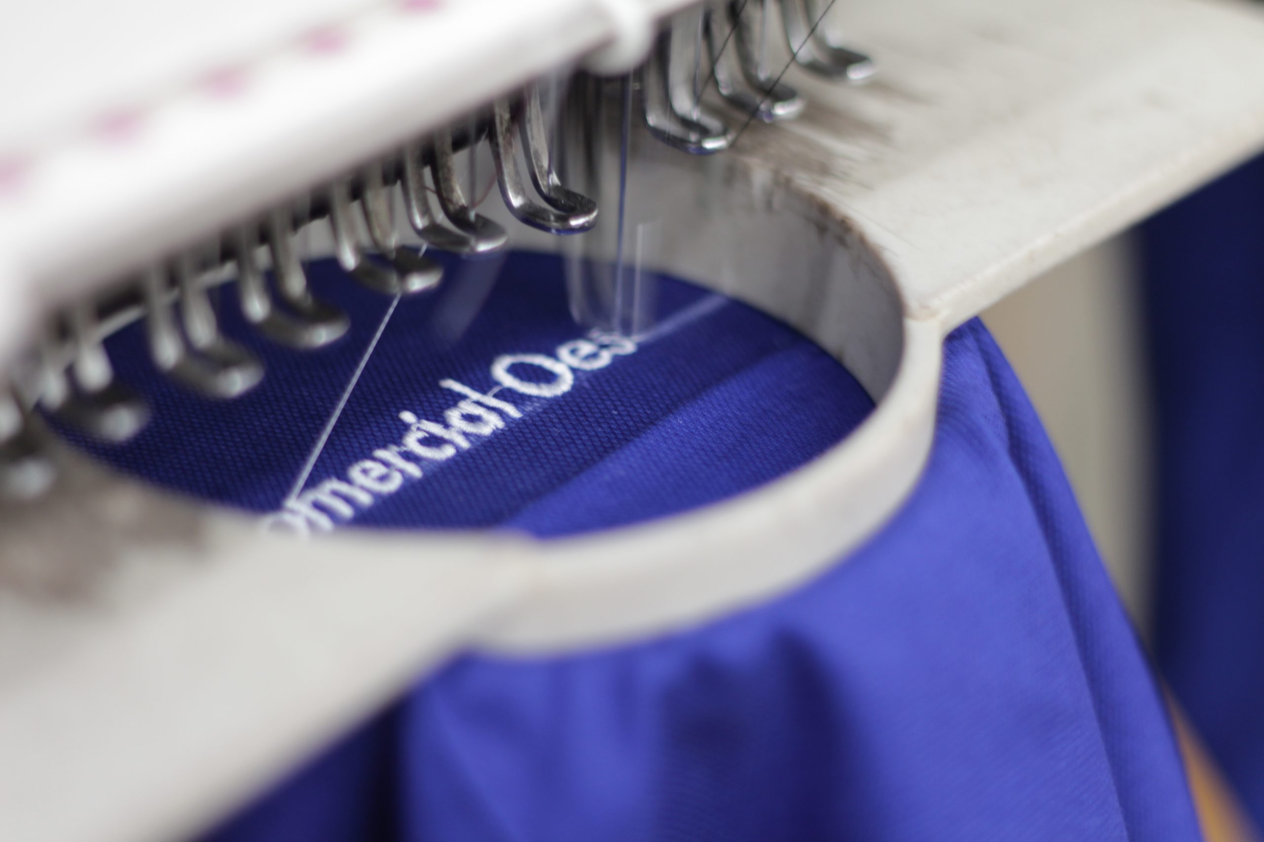 Tipos de máquina de bordado de uniformes